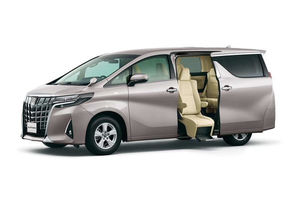 X“サイドリフトアップチルトシート装着車”(4WD)